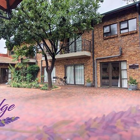 Aero Lodge Guest House 미델뷔르흐 외부 사진