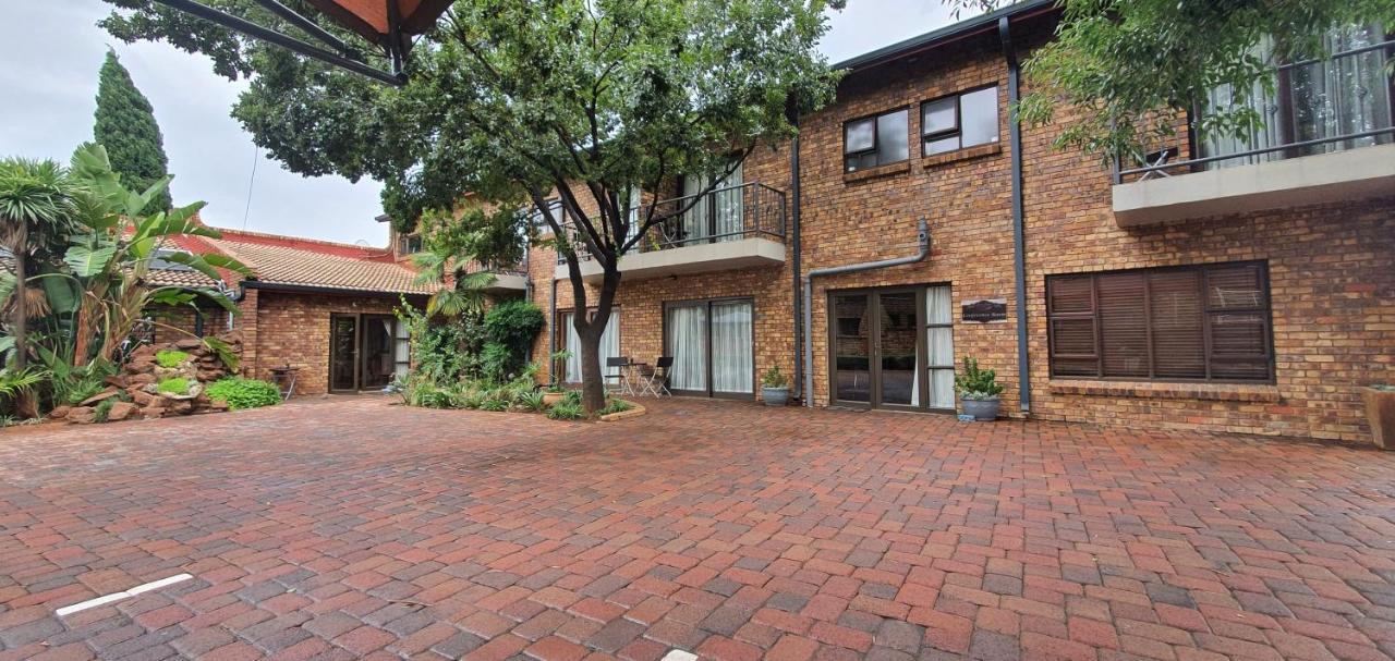 Aero Lodge Guest House 미델뷔르흐 외부 사진